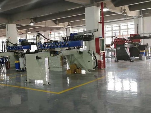 Assembly workshop for gasket dispensing machines